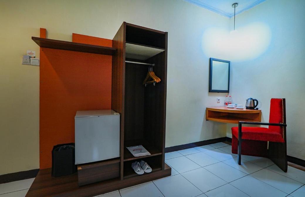 Hotel Marlin Pekalongan Managed By Dafam Extérieur photo