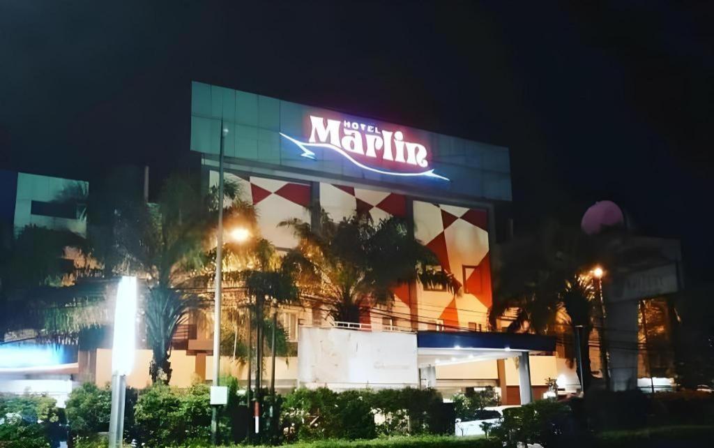Hotel Marlin Pekalongan Managed By Dafam Extérieur photo