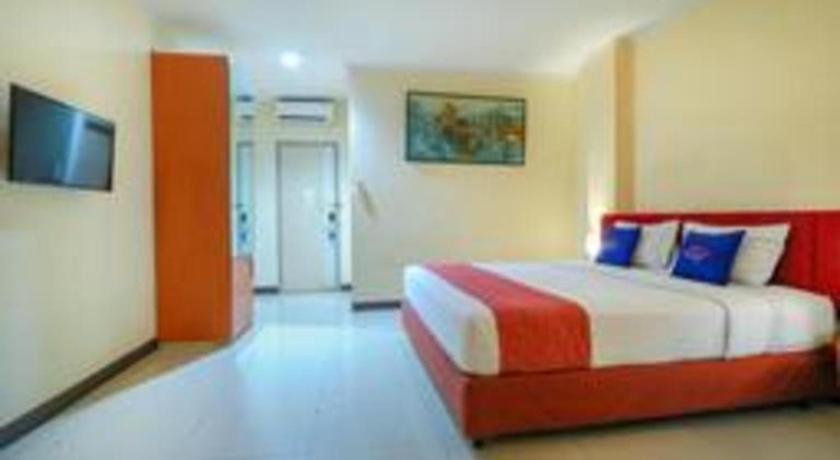 Hotel Marlin Pekalongan Managed By Dafam Extérieur photo