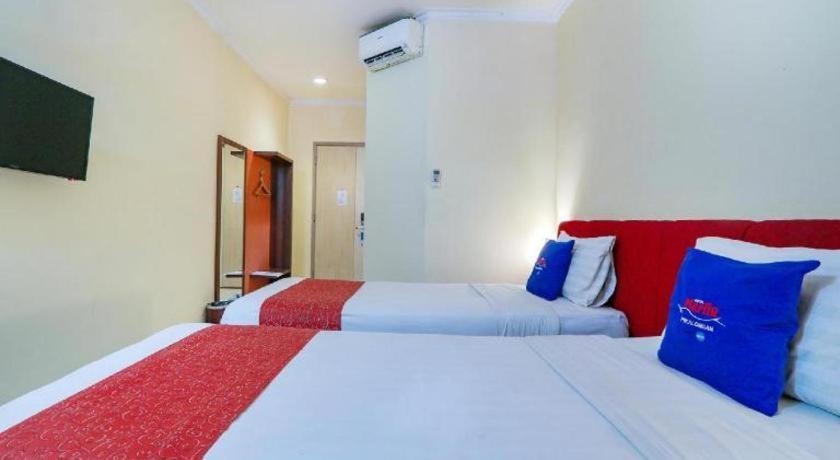 Hotel Marlin Pekalongan Managed By Dafam Extérieur photo