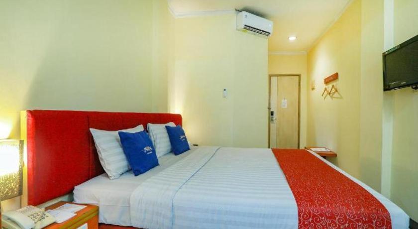 Hotel Marlin Pekalongan Managed By Dafam Extérieur photo