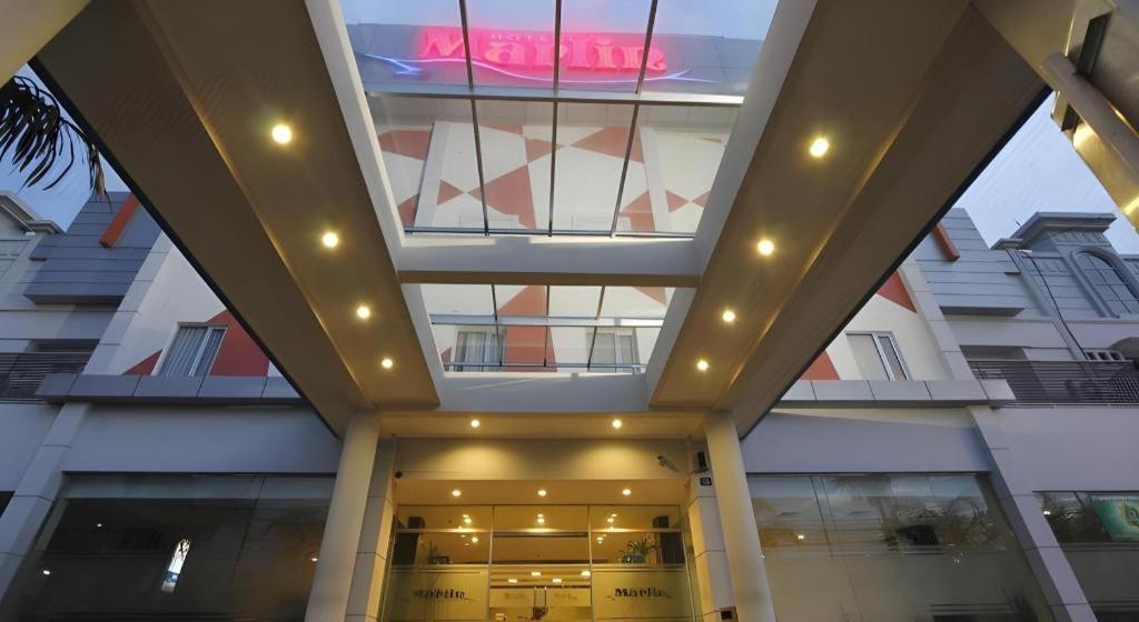 Hotel Marlin Pekalongan Managed By Dafam Extérieur photo