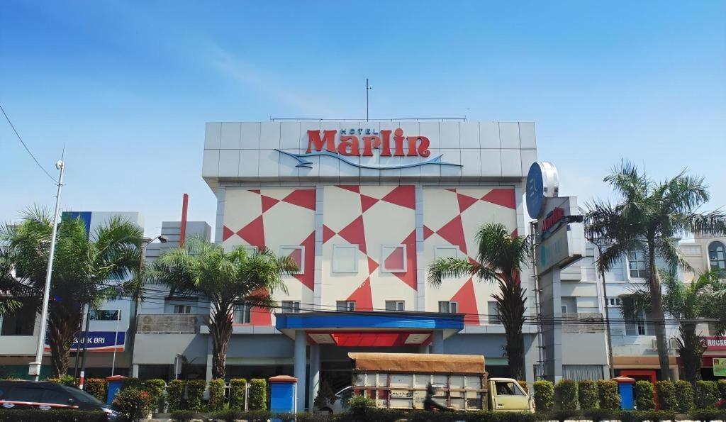 Hotel Marlin Pekalongan Managed By Dafam Extérieur photo