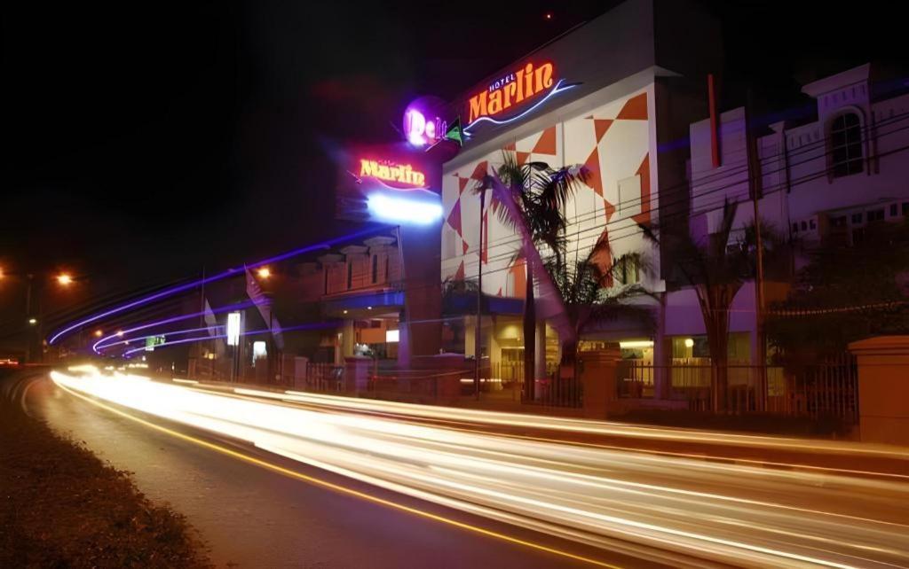 Hotel Marlin Pekalongan Managed By Dafam Extérieur photo